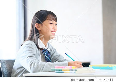 Junior high school students to study Junior high school students to study 94069211