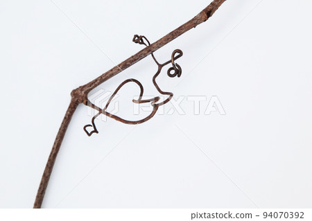 Thanks to the wonders of life for the withered vines that left behind such a mysterious beauty! Thanks to the wonders of life for the withered vines that left behind such a mysterious beauty! 94070392