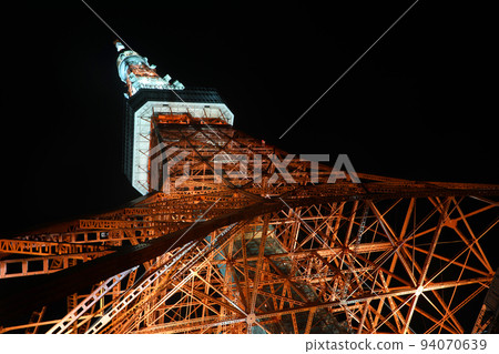 Tokyo Tower at night 94070639