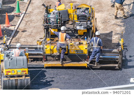 瀝青修整機壓路機攤舖壓路機輪胎壓路機攤舖工作 94071201