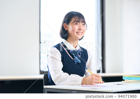 Junior high school student to study 94071900
