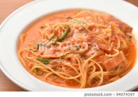 培根番茄奶油意大利面 培根番茄奶油意大利面 94074397