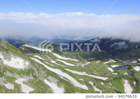 A sea of clouds spreads out below Tateyama Toyama A sea of clouds spreads out below Tateyama Toyama 94076619
