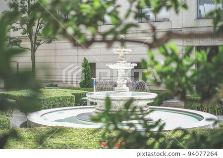 Fountain, water droplets, sparkle, picture frame composition 94077264