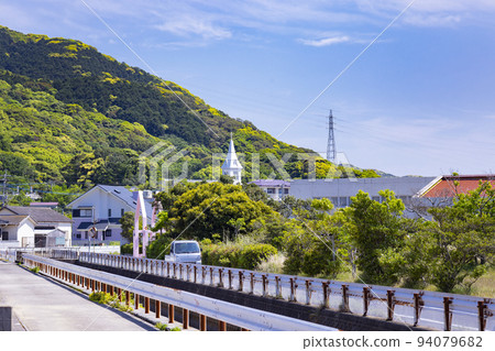 納魯天主教堂周圍的納魯島風光 94079682