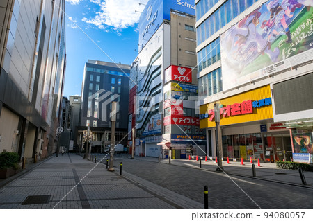 東京秋葉原站電器城南口清晨 94080057