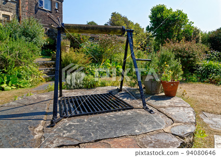 Old water well - Tintagel - Cornwall UK Old water well - Tintagel - Cornwall UK 94080646