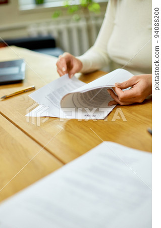 Business woman read a documents for signing a contract, Business woman read a documents for signing a contract, 94088200