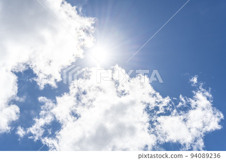 夏天天空太陽和雲彩橫濱 夏天天空太陽和雲彩橫濱 94089236
