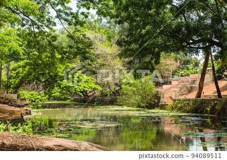 流經印度喀拉拉邦阿拉普扎市的瓦達運河 94089511