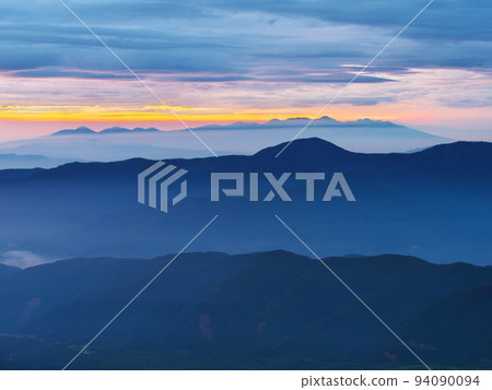夏天的乘鞍山 從富士見山眺望八嶽山脈 94090094