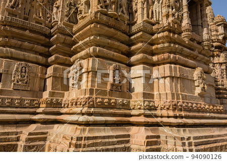 印度拉賈斯坦邦奇陶加爾堡內的耆那教寺廟 94090126