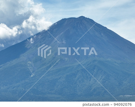Mt. Fuji in summer seen from Lake Kawaguchi, aerial view of the waterside scenery 94092076