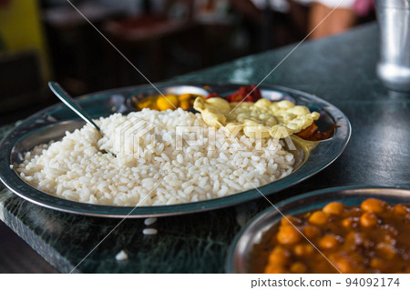 印度咖哩套餐 thali 94092174