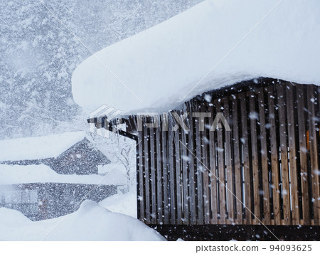 白川鄉五箇山雪景（岐阜縣，世界遺產） 94093625