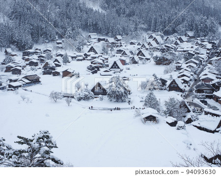 白川鄉五箇山雪景（岐阜縣，世界遺產） 94093630