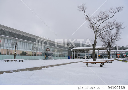 Taga Town, Inukami District, Shiga Prefecture Meishin Expressway on a snowy day, Taga Service Area Outbound Line Taga Town, Inukami District, Shiga Prefecture Meishin Expressway on a snowy day, Taga Service Area Outbound Line 94100189