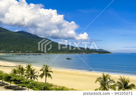 Landscape of My Khe Beach and Son Tra Mountain, Da Nang, Vietnam 94105071