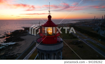 lighthouse in Leca da Palmeira, Matosinhos. lighthouse in Leca da Palmeira, Matosinhos. 94109262