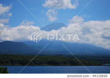 Mount Fuji from Yamanakako 94110698
