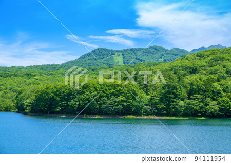 玉原湖、玉原水壩、湖畔風光、初夏時節 玉原湖、玉原水壩、湖畔風光、初夏時節 94111954