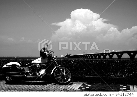 Big clouds in the sky. 94112744