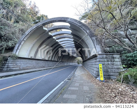 Kofukurozaka Tunnel on the way from Kita-Kamakura to Kamakura 94113224