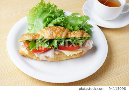 Croissant Sandwich Croissant Sandwich 94115098