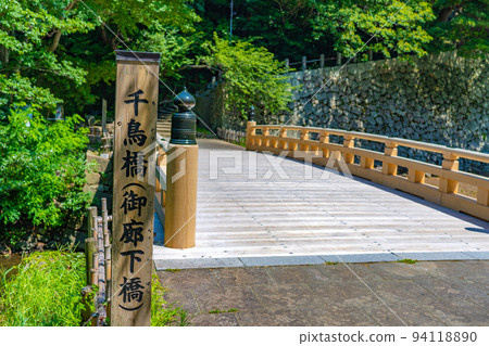 Matsue Castle's Chidoribashi Bridge (Matsue City, Shimane Prefecture) Matsue Castle's Chidoribashi Bridge (Matsue City, Shimane Prefecture) 94118890