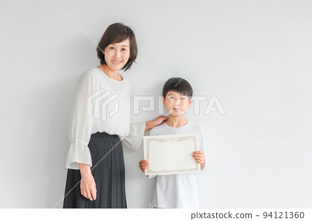 有證書的男孩和女人（比賽，及格，課程） 94121360