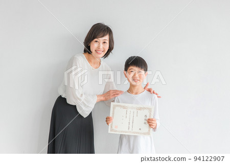 Children and women with letters of appreciation (teacher/mama) Children and women with letters of appreciation (teacher/mama) 94122907