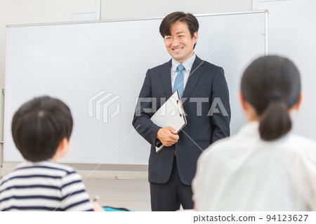 教中小學生的補習班講師（學校說明會） 94123627