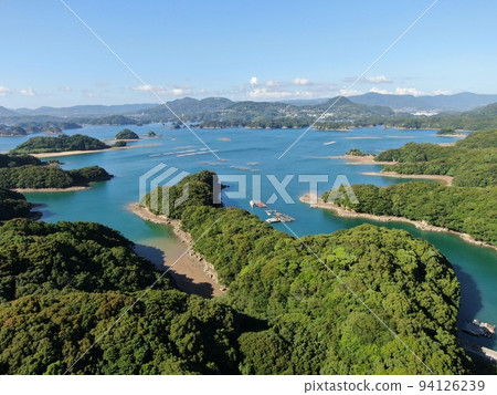 從佐世保市白濱海濱公園上空鳥瞰九十九島 從佐世保市白濱海濱公園上空鳥瞰九十九島 94126239