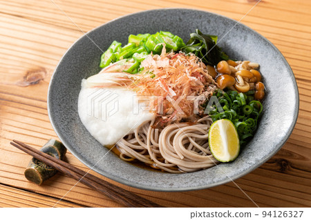 summer grated yam bukkake soba 94126327