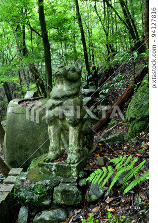 Giken Statue (Mt. Inunaki) [Izumisano City, Osaka Prefecture] 94127816
