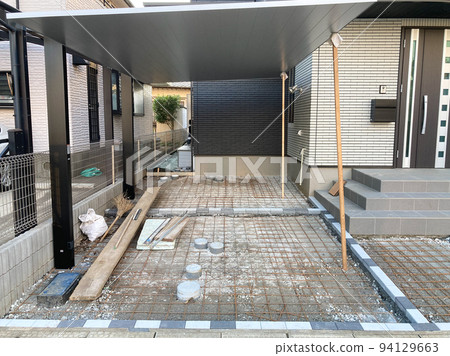新獨立式住宅車棚施工現場 94129663