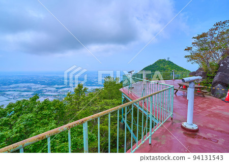 西側的南台山和春天從筑波山出發的關東平原 94131543