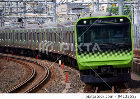 山手線 E235 系列進入禦徒町站(特寫) 山手線 E235 系列進入禦徒町站(特寫) 94132652