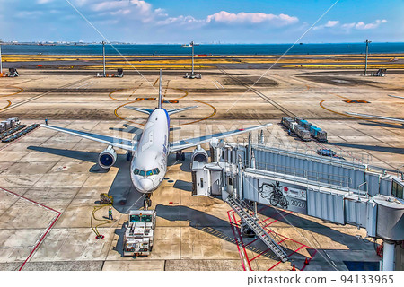 Airplanes parked at Haneda Airport 94133965