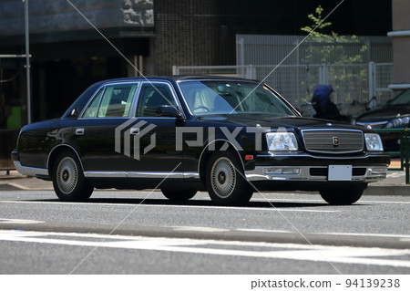 Black sedan image 94139238