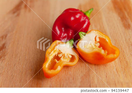 Habanero fruit 94139447