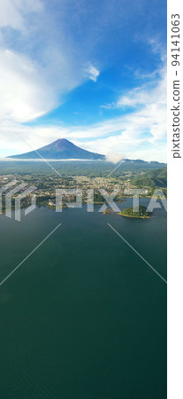 Mount Fuji and Lake Kawaguchi 94141063