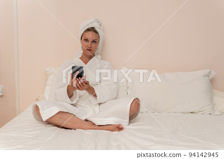 Cell copyspace spa bed beauty female bathrobe care body lady, for preparing modern from clean for towel relaxation, healthy bath. Hygiene afro american, 94142945