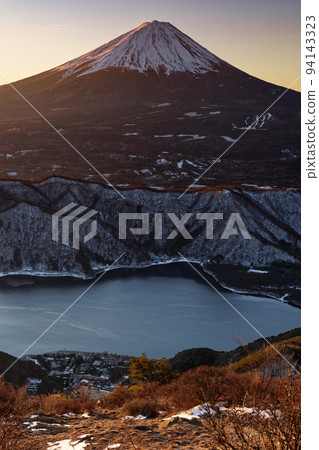 Mt. Fuji and Saiko at dawn seen from Misaka Mountains and Mt. Mt. Fuji and Saiko at dawn seen from Misaka Mountains and Mt. 94143323
