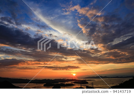 Superb view Beautiful sunset of Kurushima Straits 94143719