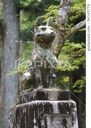 Kozenji, the temple of the spirit dog Hayataro, is a head temple of the Tendai sect located in Ako, Komagane City, Nagano Prefecture. 94143779