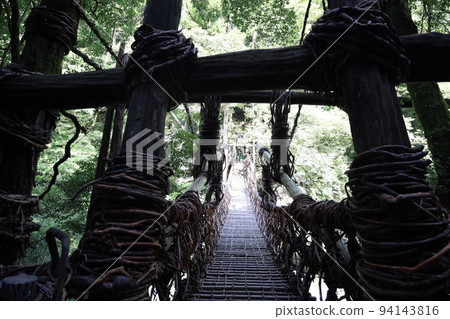 驚險刺激的吊橋“祖谷一橋” 94143816