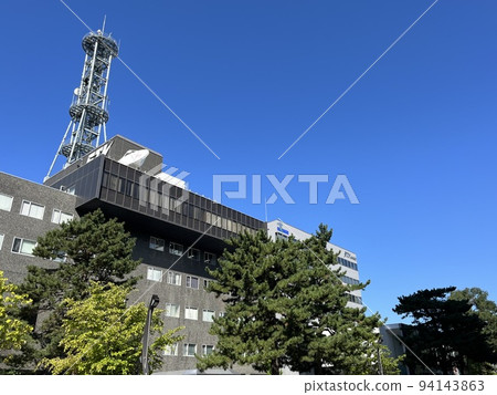 藍天下閃耀的廣播電台 94143863