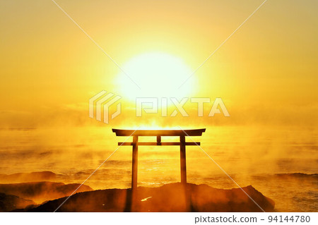茨城縣大洗磯崎神社初見日出與暴風雨景色 茨城縣大洗磯崎神社初見日出與暴風雨景色 94144780