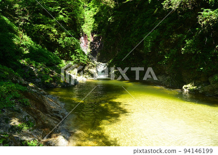 Ojira River Valley, famous for its clear streams Ojira River Valley, famous for its clear streams 94146199